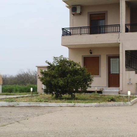 Vakis Apartments 5 Romanon Luaran gambar